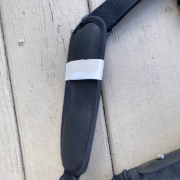 NEW Skyway - Black nylon overnight bag, Size: 25”W x 11”H x 7”D - Picture 4 of 14